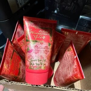7 X WONDERSTRUCK ENCHANTED TAYLO R SWIFT by Ta ylor Sw ift - Bath Gel 50ml/EA